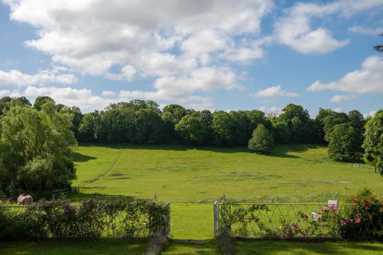 Henge Estate - Restored Manor House, Up To 11 En-Suite Bedrooms Shrewton Exterior foto